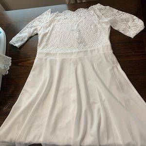 Women’s White off shoulder dress XL